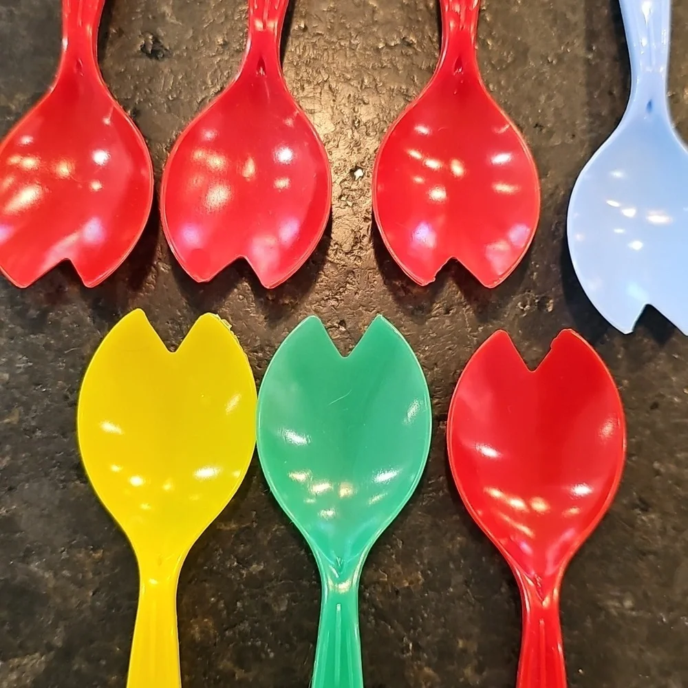 Vintage '50s F&F Mold & Die Works Nursery Rhyme Theme Plastic Sporks Set Of 7